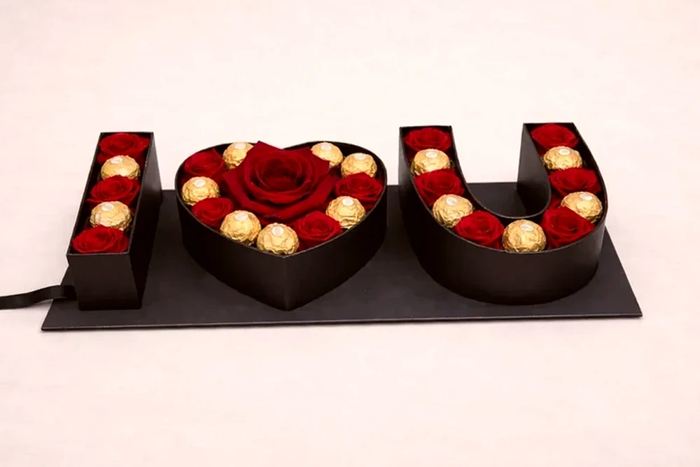 LOVE Box Luxo com Rosas e Ferrero Rocher, imagem ilustrativa