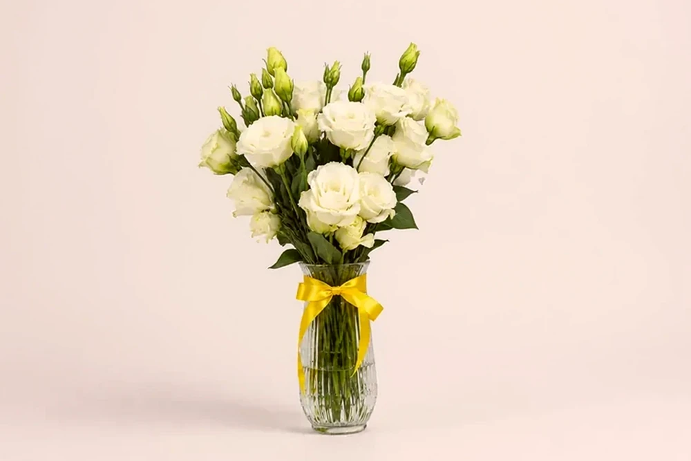 Arranjo Elegante de Lisianthus Branco, imagem ilustrativa