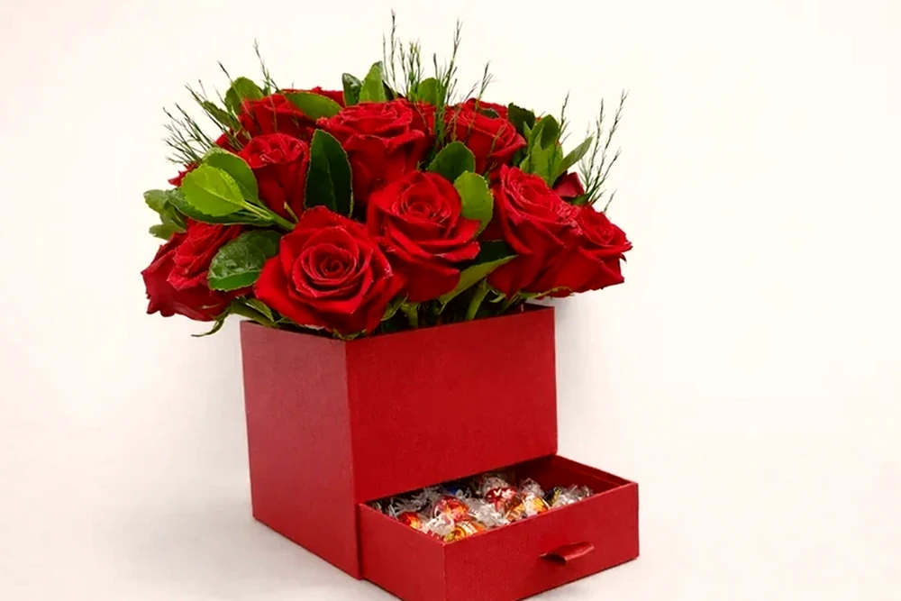 Caixa Luxo com 20 Rosas Vermelhas e Chocolates, imagem ilustrativa