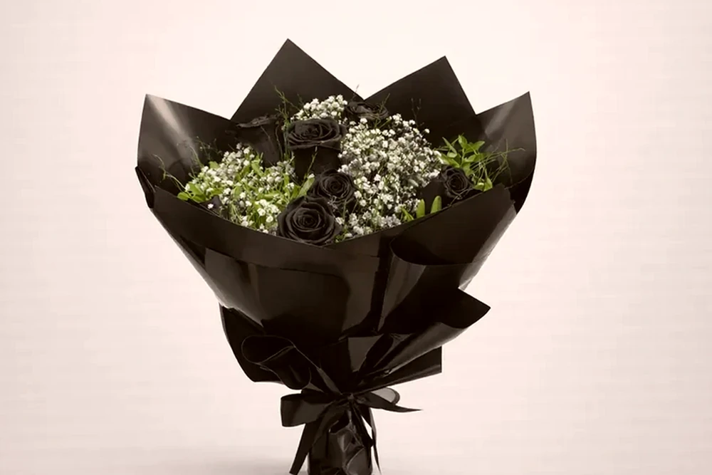 Buquê Elegante com 6 Rosas Pretas, imagem ilustrativa