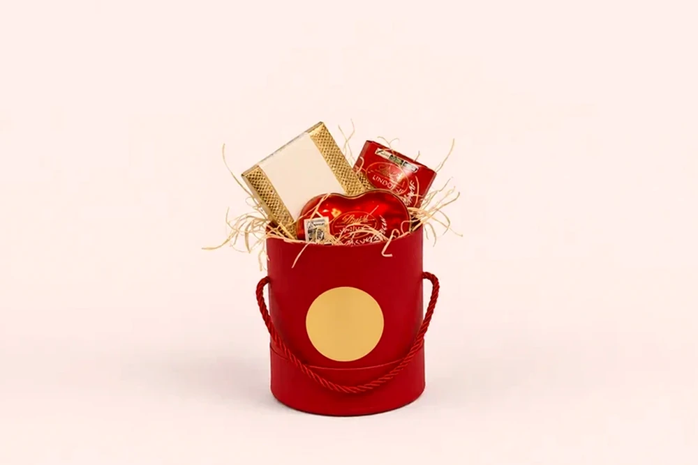 Caixa Premium de Chocolates Lindt e Ferrero Rocher, imagem ilustrativa